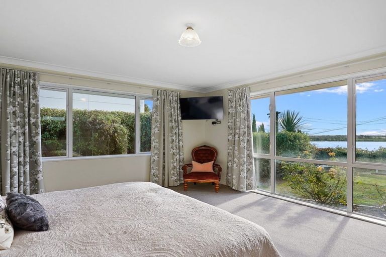 Photo of property in 18 Saint Andrews Hill Road, Mount Pleasant, Christchurch, 8081