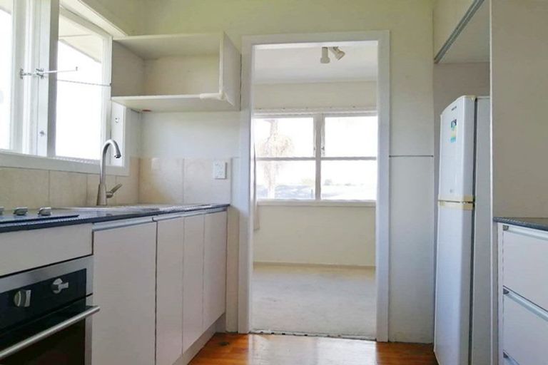 Photo of property in 1/31 Becroft Drive, Forrest Hill, Auckland, 0620