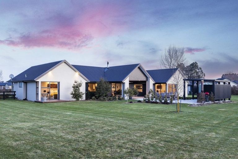 Photo of property in 25 Hallfield Drive, Ohoka, Kaiapoi, 7692