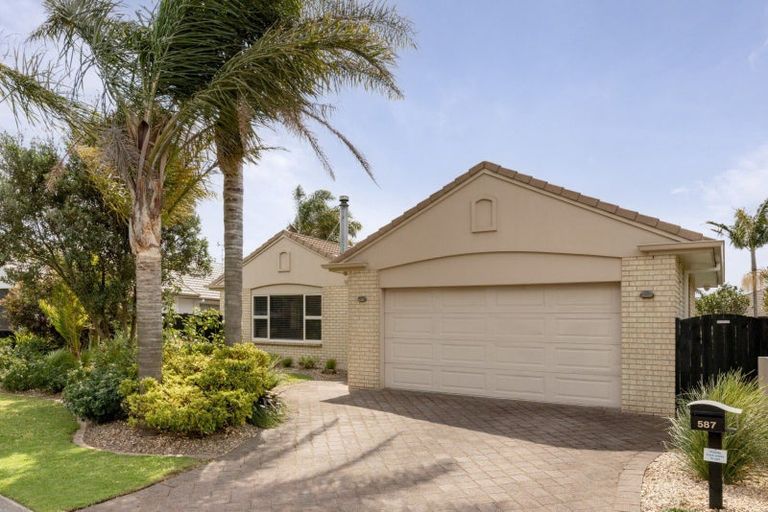 Photo of property in 587 Grenada Street, Papamoa Beach, Papamoa, 3118