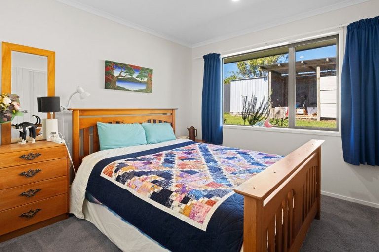 Photo of property in 30 Mountain View Drive, Manakau, Otaki, 5583