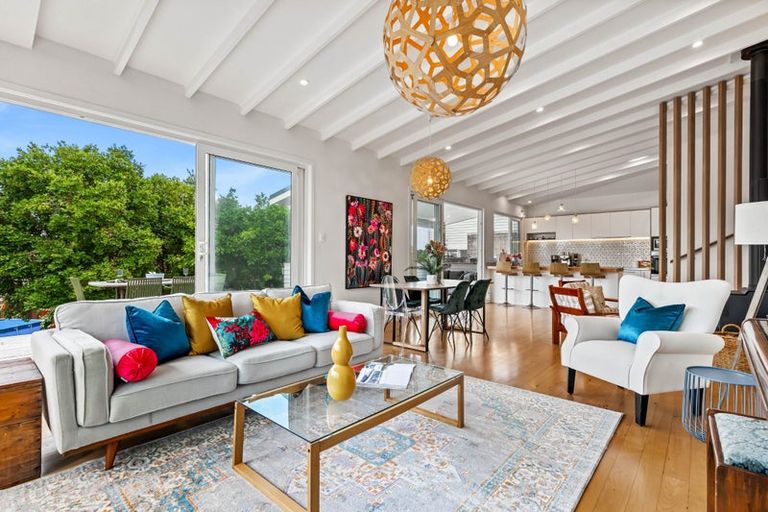 Photo of property in 34 Neil Avenue, Te Atatu Peninsula, Auckland, 0610