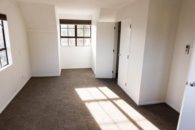 Photo of property in 30 Satara Crescent, Khandallah, Wellington, 6035