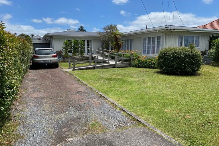Photo of property in 516 Te Atatu Road, Te Atatu Peninsula, Auckland, 0610