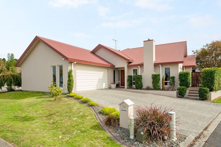 Photo of property in 76 Saint James Drive, Huntington, Hamilton, 3210