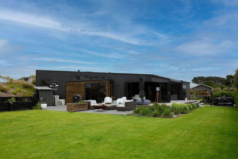 Photo of property in 35 Paetawa Road, Peka Peka, Waikanae, 5391