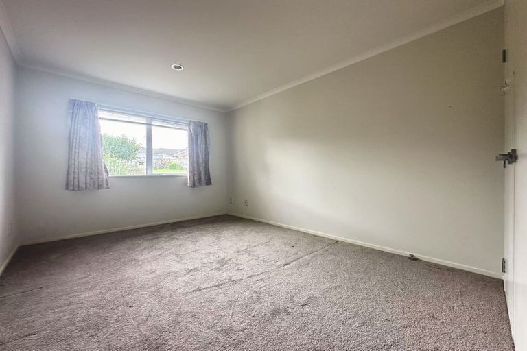 Photo of property in 10 Jezero Drive, Massey, Auckland, 0614