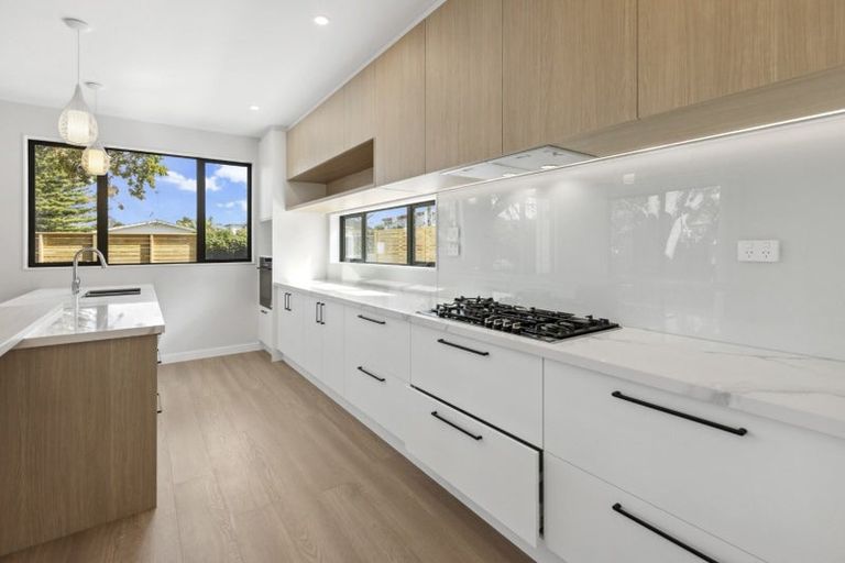 Photo of property in 19 Waterloo Road, Milford, Auckland, 0620