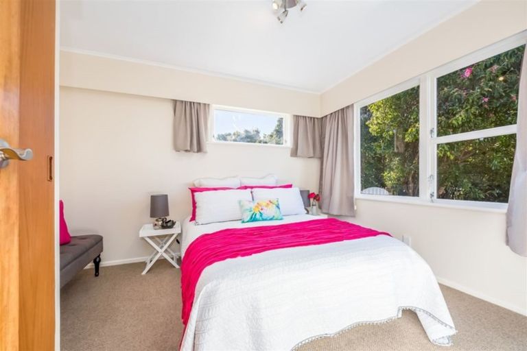 Photo of property in 1 Viscount Grove, Kelson, Lower Hutt, 5010