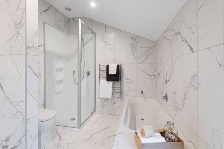 Photo of property in 42 Waituarua Drive, Takanini, 2112