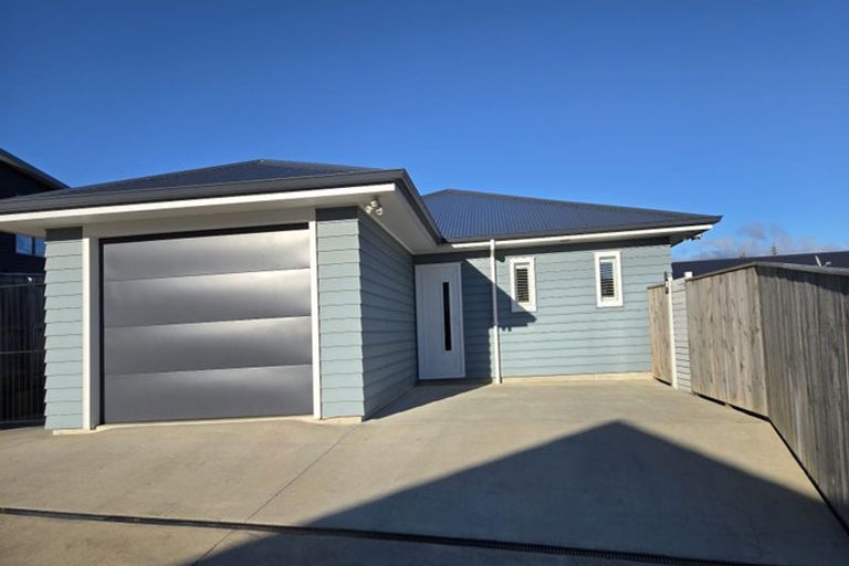 Photo of property in 33 Matenga Street, Waikanae, 5036