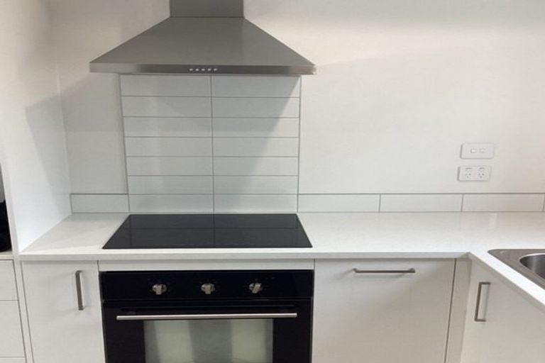 Photo of property in 43 Raupeti Lane, Henderson, 0612