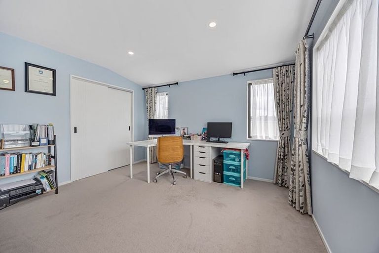 Photo of property in 26 Windlass Street, Long Bay, Auckland, 0630