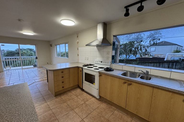 Photo of property in 26 Weldene Avenue, Glenfield, Auckland, 0629