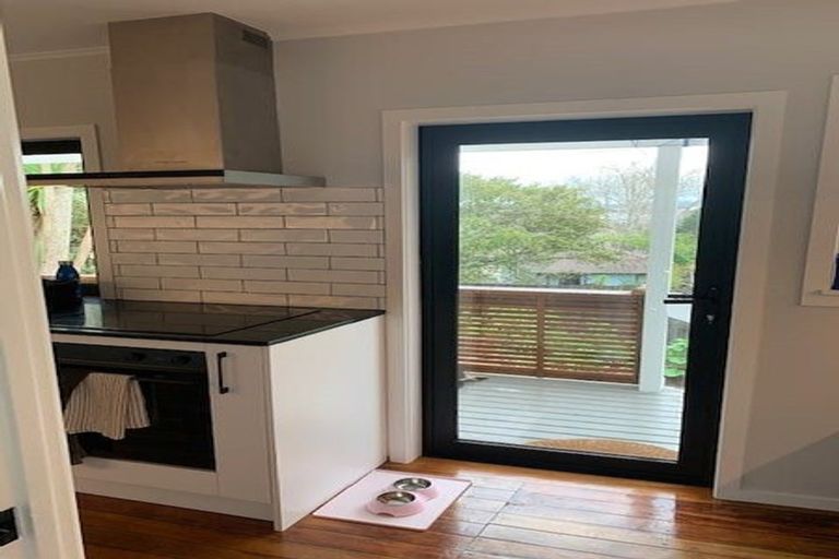 Photo of property in 127 Matipo Road, Te Atatu Peninsula, Auckland, 0610