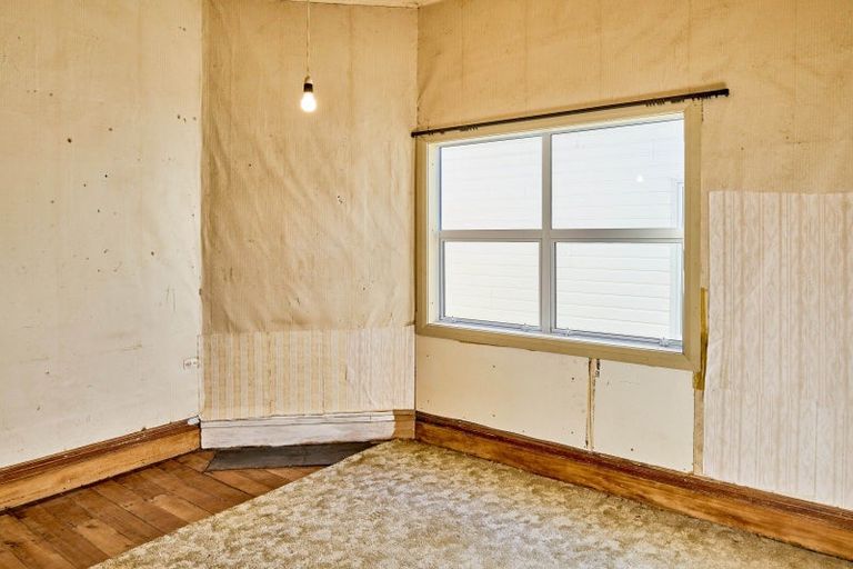 Photo of property in 36 Queen Street, Petone, Lower Hutt, 5012