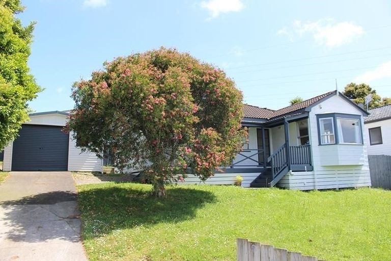 Photo of property in 52 Keegan Drive, Massey, Auckland, 0614