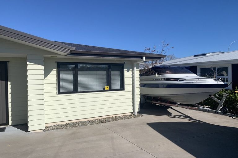 Photo of property in 35 Noumea Drive, Rangatira Park, Taupo, 3330
