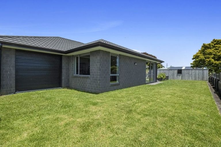 Photo of property in 18 Piharau Crescent, Hurdon, New Plymouth, 4310