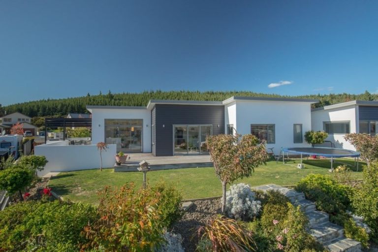 Photo of property in 80 Forest Heights, Wanaka, 9305