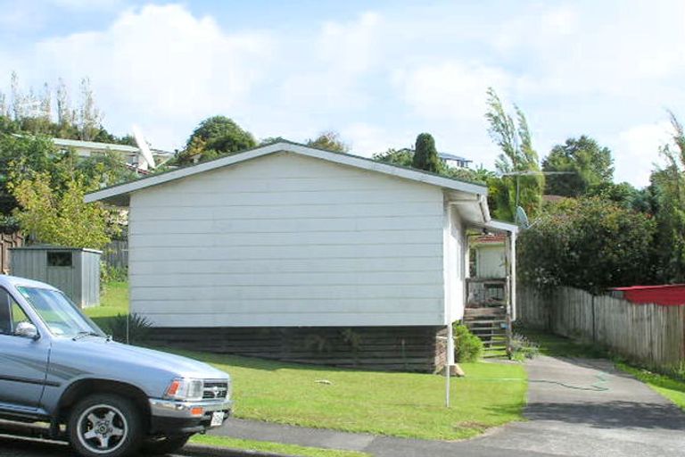 Photo of property in 16 Garton Drive, Massey, Auckland, 0614