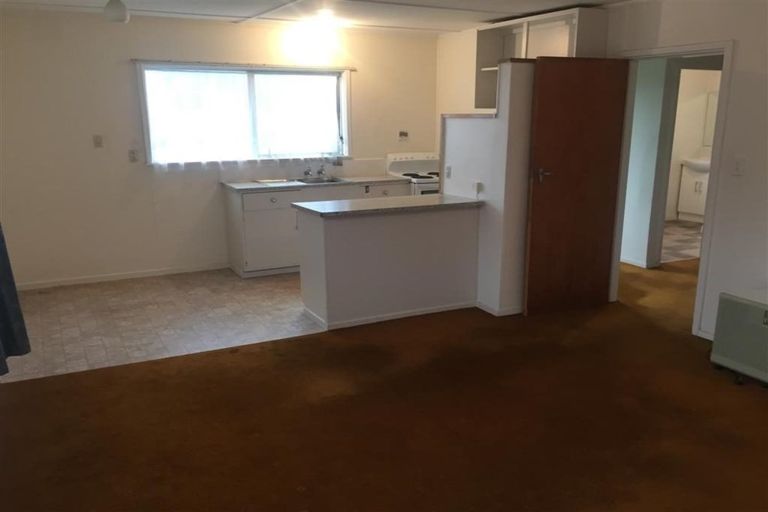 Photo of property in 73-73a Stewart Drive, Newlands, Wellington, 6037