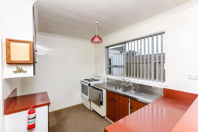Photo of property in 3/10 Birdwood Avenue, Moturoa, New Plymouth, 4310