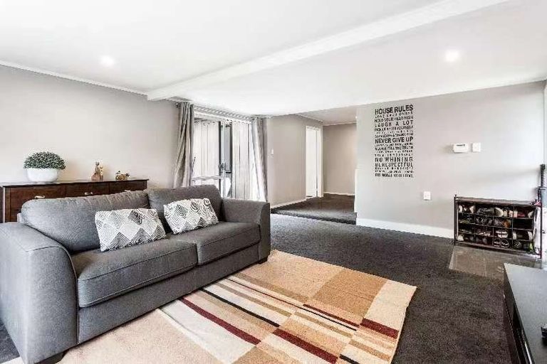 Photo of property in 4 Metcalfe Road, Ranui, Auckland, 0612