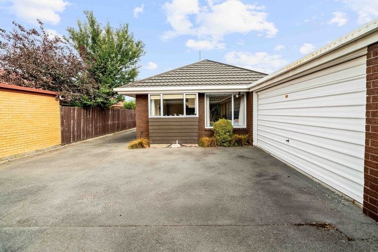 Photo of property in 2/38 Maxwell Street, Riccarton, Christchurch, 8041