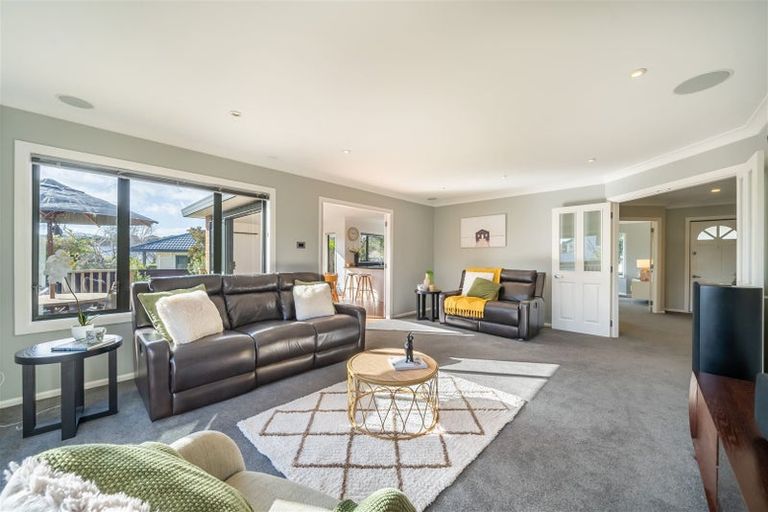 Photo of property in 70 Samwell Drive, Whitby, Porirua, 5024