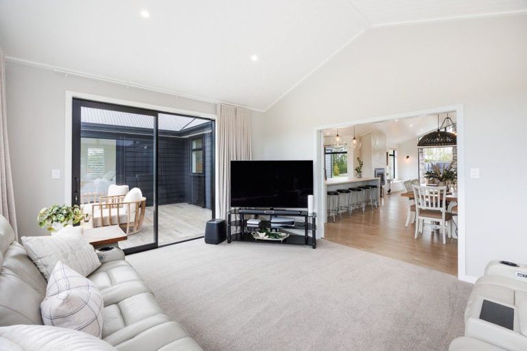Photo of property in 72 Hartwell Drive, Kelvin Grove, Palmerston North, 4470