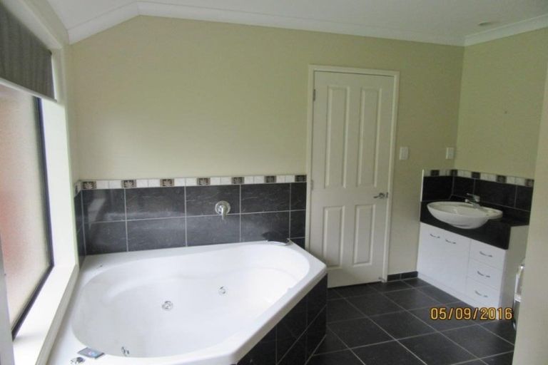 Photo of property in 16a Burberry Road, Karaka, Drury, 2578