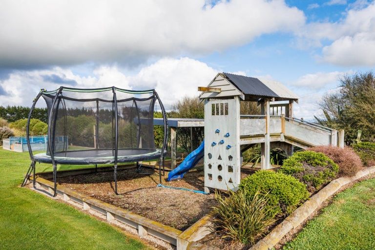 Photo of property in 106 Reid Line East, Aorangi, Feilding, 4775