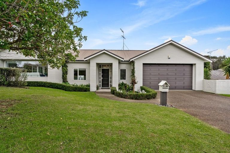 Photo of property in 2 Widdison Place, Albany, Auckland, 0632