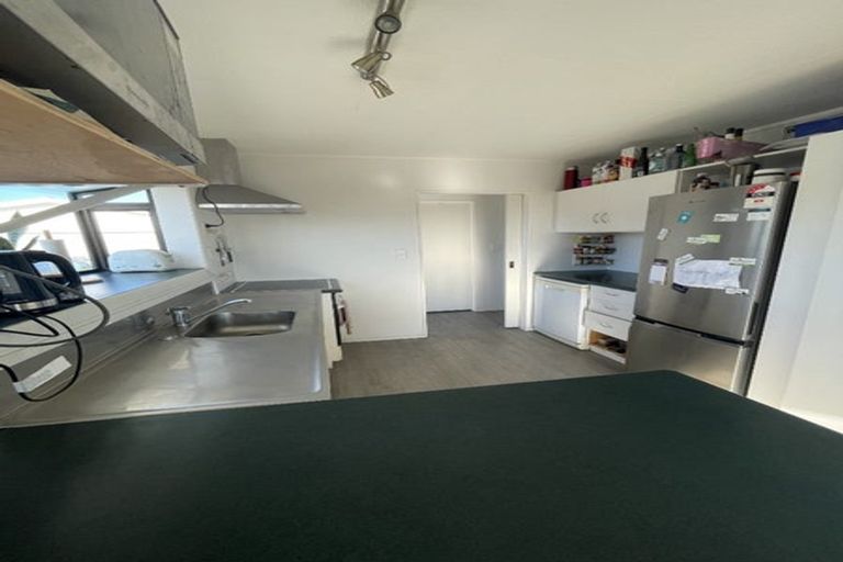 Photo of property in 22 Tawari Street, Inglewood, 4330