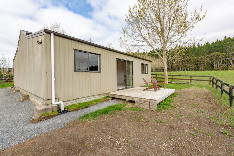 Photo of property in 255 Ararimu Valley Road, Helensville, Waimauku, 0882