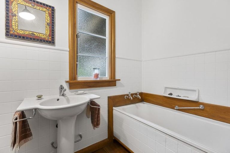 Photo of property in 26 Bonithon Avenue, Moturoa, New Plymouth, 4310