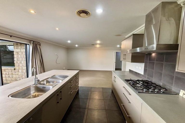 Photo of property in 16 Somerton Drive, Huntington, Hamilton, 3210