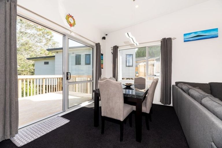 Photo of property in 27f Rehia Road, Massey, Auckland, 0614