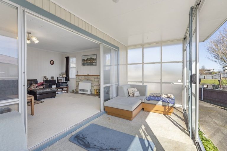 Photo of property in 6 Cohen Place, Milson, Palmerston North, 4414