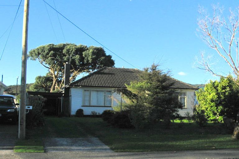 Photo of property in 70 Totara Street, Wainuiomata, Lower Hutt, 5014