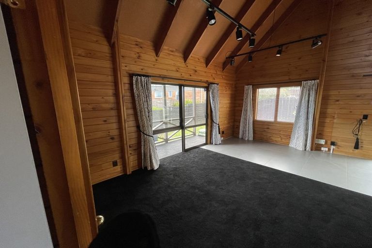 Photo of property in 261 Great North Road, Henderson, Auckland, 0612