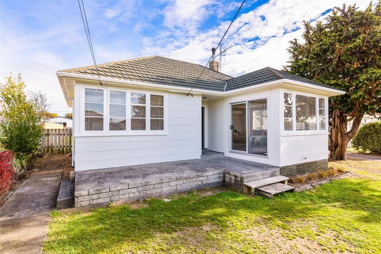 Photo of property in 5 Goldsmith Crescent, Levin, 5510