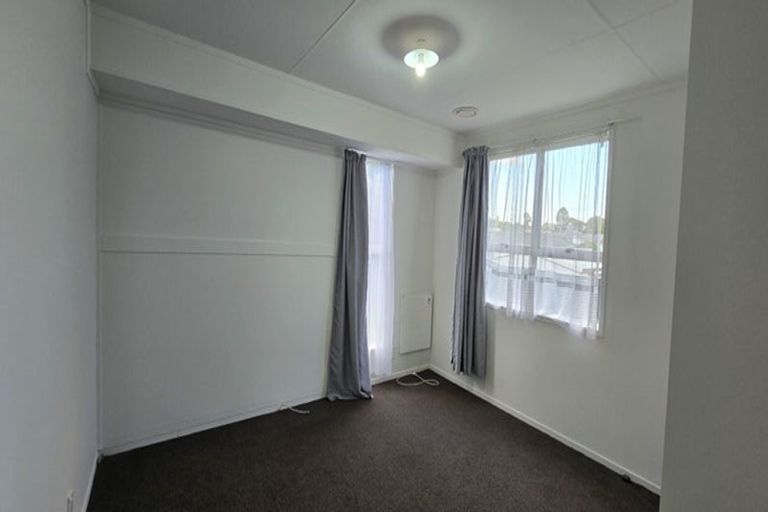 Photo of property in 87 Arimu Road, Papakura, 2110