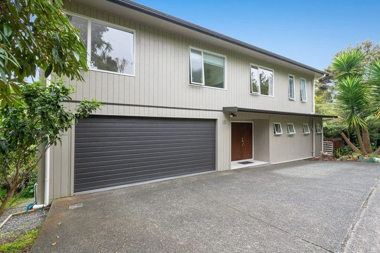 Photo of property in 15 Springwater Vale, Unsworth Heights, Auckland, 0632