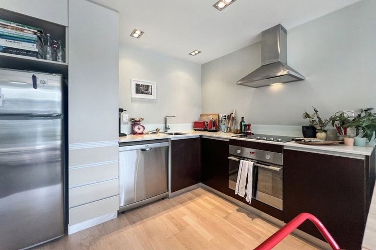 Photo of property in Revolucion Apartments, 101e/28 Torrens Terrace, Mount Cook, Wellington, 6011