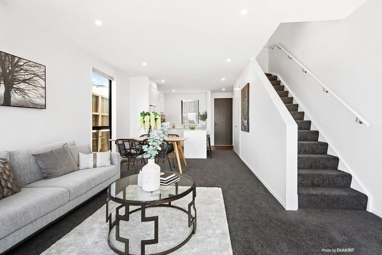 Photo of property in 62u1 Spenmoor Street, Newlands, Wellington, 6037