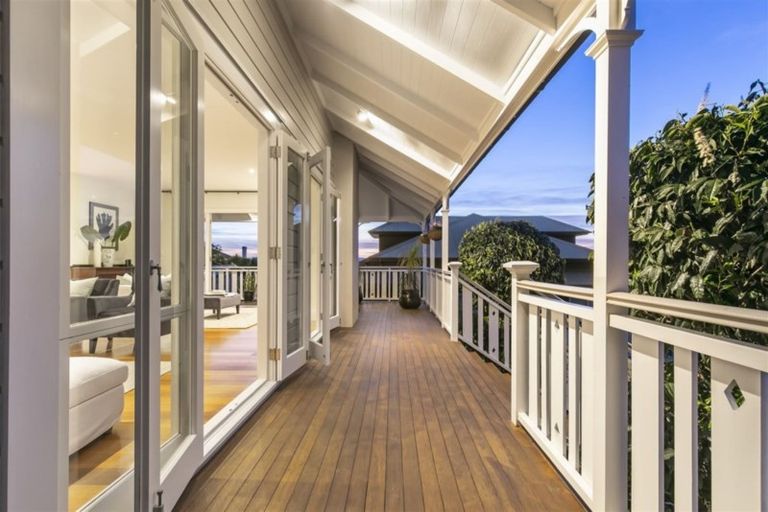 Photo of property in 2 Brassey Road, Birkenhead, Auckland, 0626