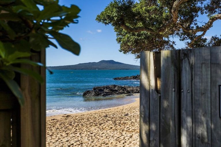 Photo of property in 223a Hurstmere Road, Takapuna, Auckland, 0622