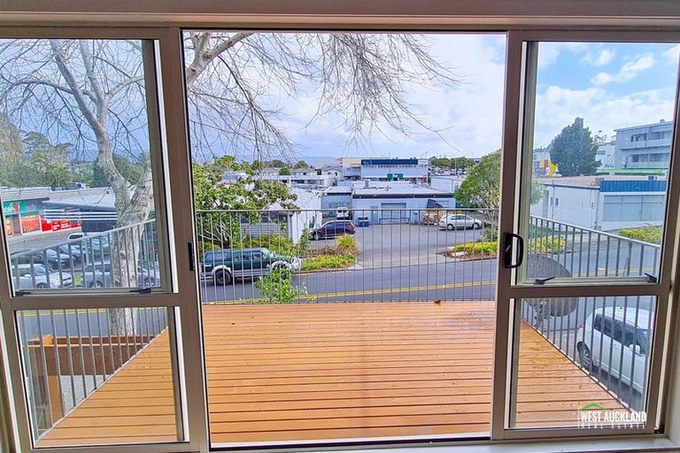 Photo of property in 8 Captain Scott Road, Glen Eden, Auckland, 0602